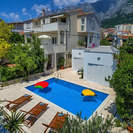 Mediteraneo 아파트