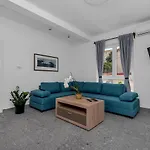 Mediteraneo Apartman *