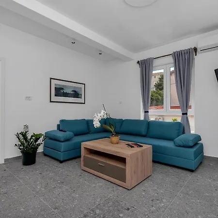Mediteraneo Apartment *