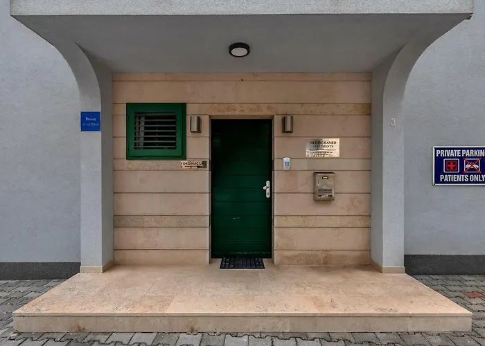 Mediteraneo Макарська