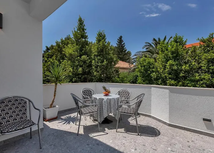 Mediteraneo Макарська